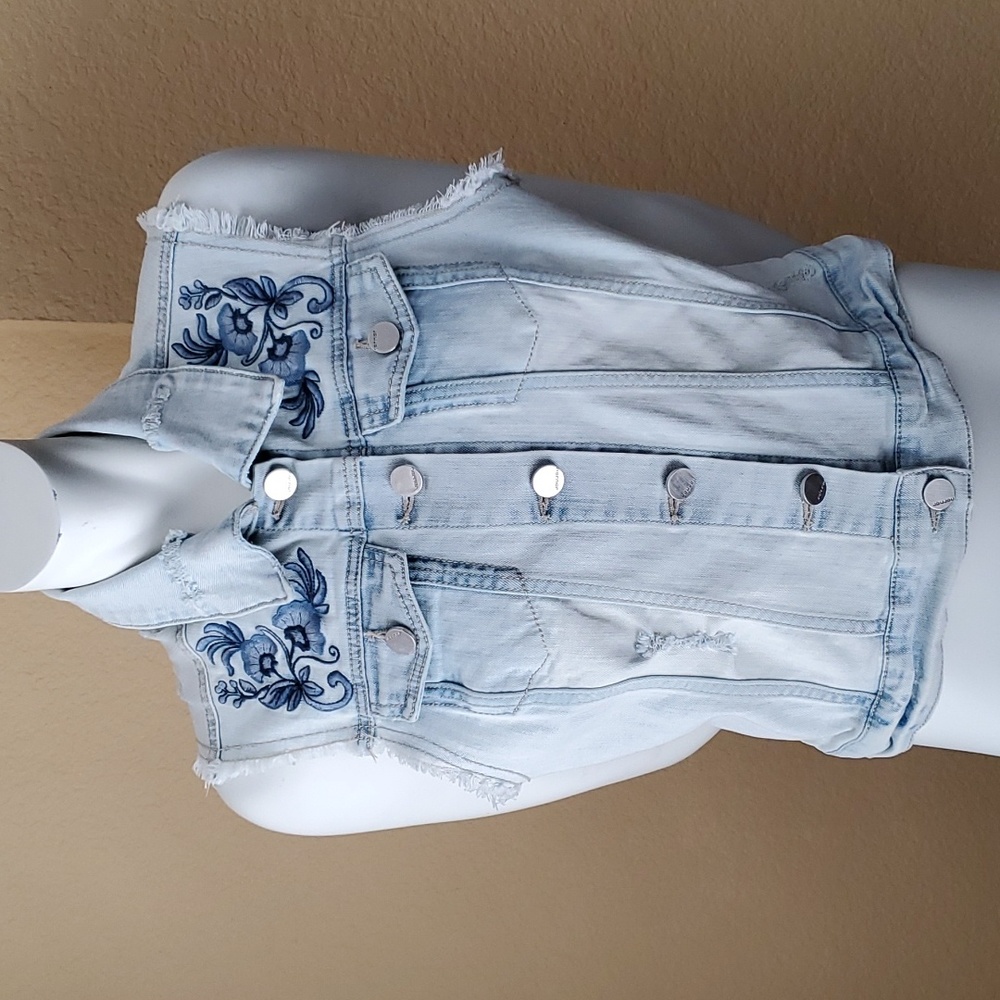 JOUJOU Premium Denim Collection Distressed Embroidered Stretch Jean Vest SIZE: M